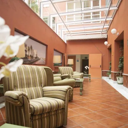 Hotel Alborán Chiclana 3*