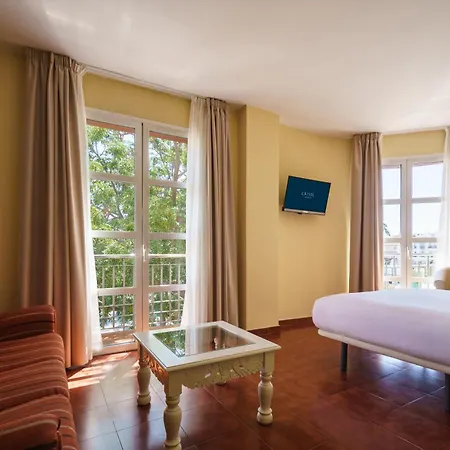 Hotel Alborán Chiclana 3*
